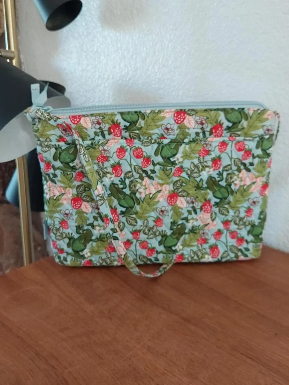 vera bradley crossbody frog frogberry strawberry bag Green and red strawberry an